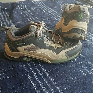 Columbia's Women's Hiking Shoes Sz 8.5